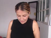 I consider myself an authentic, feminine, and very curious person. I enjoy conversation and creating a real connection with those who visit me.
I love sensuality, the playful glances, and the complicity that arises when two people dare to enjoy the moment. Here you