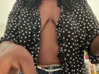 Young girl that like showing her sexyness to stranger, i love the idea of making them horny by seeing me ,I have taboo, verry open minded