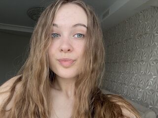 cam girl playing with sextoy AlbertaClem