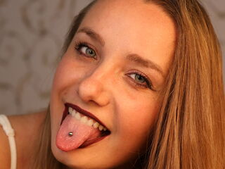 free nude webcam show BelleCox