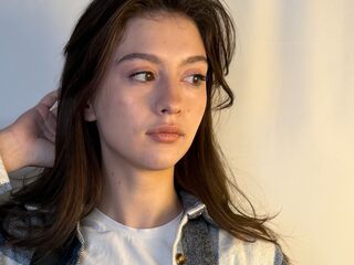 beautiful webcamgirl HermilaKegerries