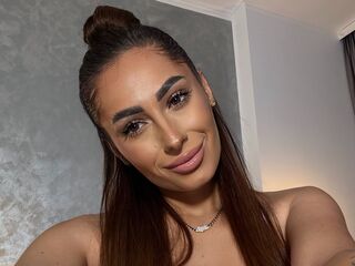 hot camwhore AvaLynn