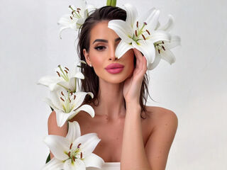 naughty cam girl masturbating with dildo Missy