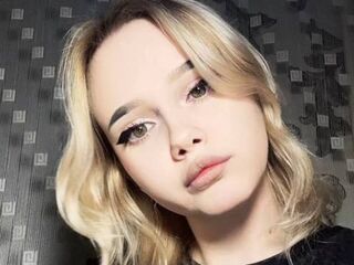 fingering cam girl AlmaLonabaugh