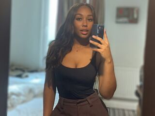 adult cam AlynaRoss