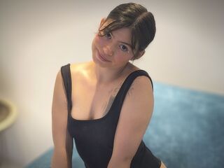 free live chatroom AmeliLuna
