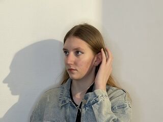 free adultcam AmiEllert
