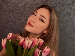 camslut spreading pussy AngellaMasood