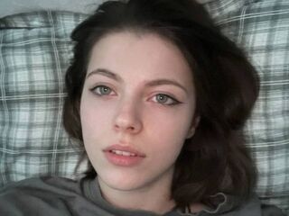naughty cam girl masturbating with dildo AntoinetteCurtis