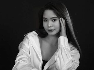free nude live show AyaNicole