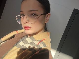 naked camgirl BarberaMatejek