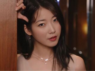 topless cam girl BeIIaDiana