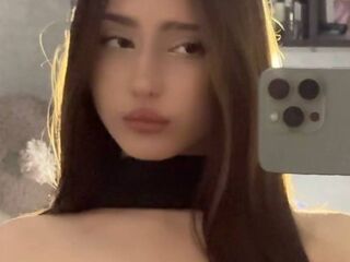 strip tease BellaJersiquins