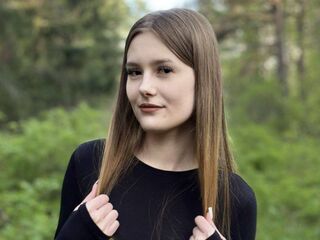 hot cam girl masturbating with sextoy BernardPeters