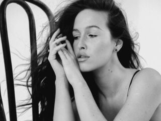 show live BettyLarson