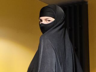 kinky webcam model BiaBlack