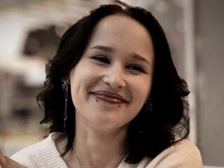 naked cam girl fingering pussy BrandieOcasio