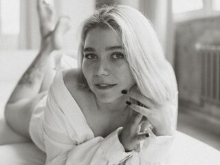 nude camgirl photo BreanaAlosta