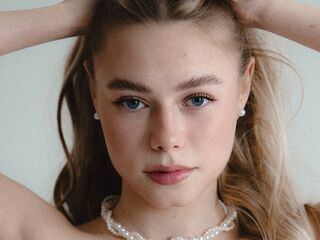 nude camgirl photo BrittaniBrogren