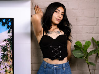 naked cam girl BrunnetAlba