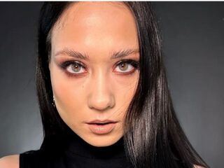 naked camgirl masturbating with vibrator ColbyMccrum