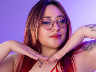 camslut showing tits DakotaWrim