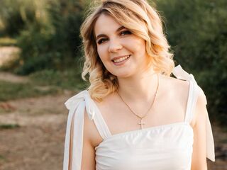 sex webcam chatroom DemetriceAkpan