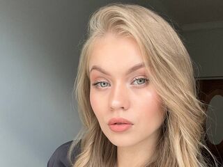 camera chat ElaraBrooks