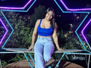 free chat room EmiVoss