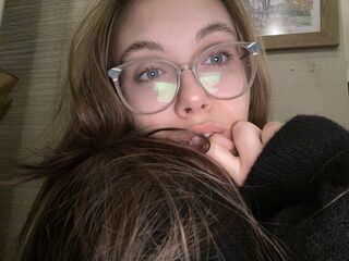 girl chatroom EmilyLoven