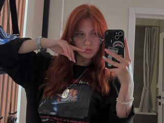 fingering webcamgirl picture EmmaMinis