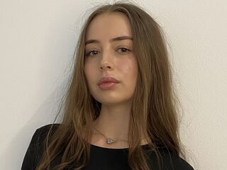 nude webcamgirl pic EttaRaybourn