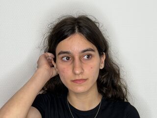 cam girl FondaYarbro