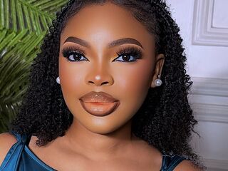 camgirl playing with vibrator FreyaFredrick