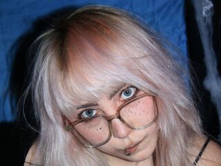 camgirl playing with vibrator GrettaLuna