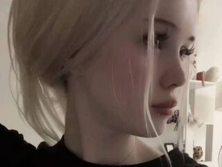 naked webcamgirl picture HeatherHeinitz