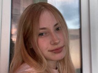 camslut showing tits HelaineSchecter