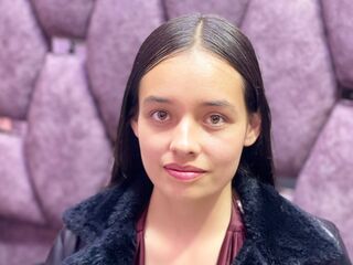 cam girl chat IssaMontenegro