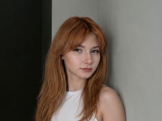 naked girl with webcam masturbating with dildo JeniceRadulescu