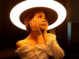 mastubating web cam girl JoslynDelmolino