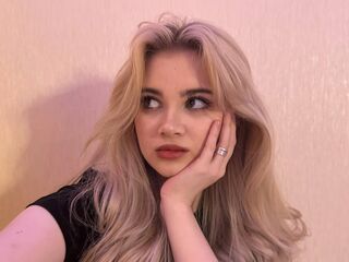 camwhore shaved pussy LatoyiaCanpos