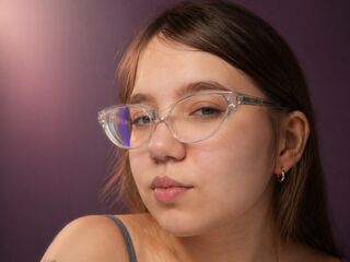 camslut masturbating LaviniaSele