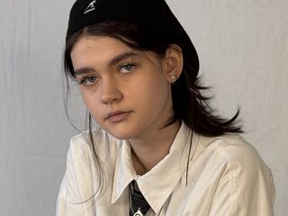 girl sexcam LeannMolineaux