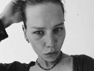 camgirl spreading pussy LeeanneYepes