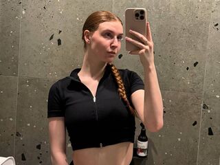 girl nude LessieNunz