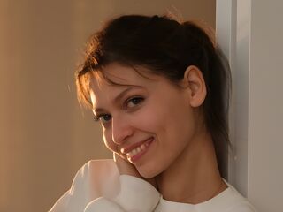 fingering webcamgirl picture LivelyLaurie