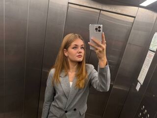 jasmin LizzieIacovino