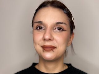 naughty cam girl masturbating with dildo LoniFessel