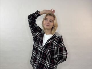 camgirl spreading pussy LorieYancy