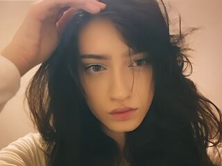 topless camgirl MaddieSunflower